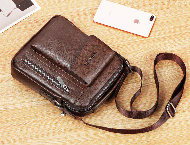 Bolsa Carteiro Masculina Transversal Couro BOL17 - Bolsa Carteiro Masculina Transversal Couro Casa Tech Loja 