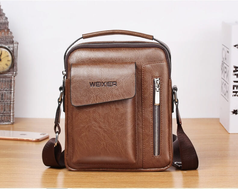 Bolsa Carteiro Masculina Transversal Couro BOL17 - Bolsa Carteiro Masculina Transversal Couro Casa Tech Loja Marrom Claro 