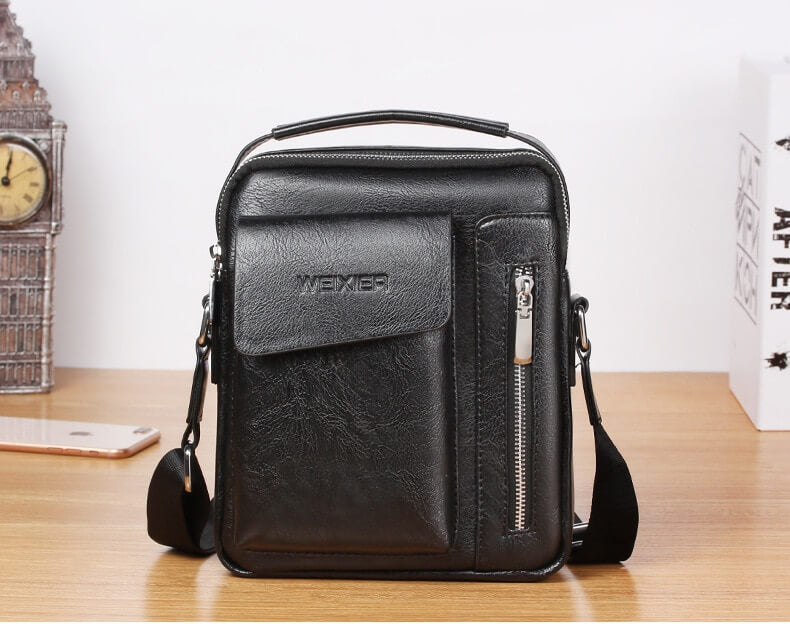 Bolsa Carteiro Masculina Transversal Couro BOL17 - Bolsa Carteiro Masculina Transversal Couro Casa Tech Loja Preto 