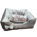 Cama de Pet Personalizada com Travesseiro e Ziper para Lavagem PET4 - Cama de Pet Personalizada com Travesseiro e Ziper para Lavagem Casa Tech Loja Cinza e Branco 