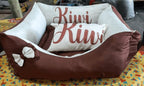 Cama de Pet Personalizada com Travesseiro e Ziper para Lavagem PET4 - Cama de Pet Personalizada com Travesseiro e Ziper para Lavagem Casa Tech Loja Marrom e Cinza 