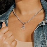Colar com Iniciais Cravejado com Zircônia Folheado a ouro 18k