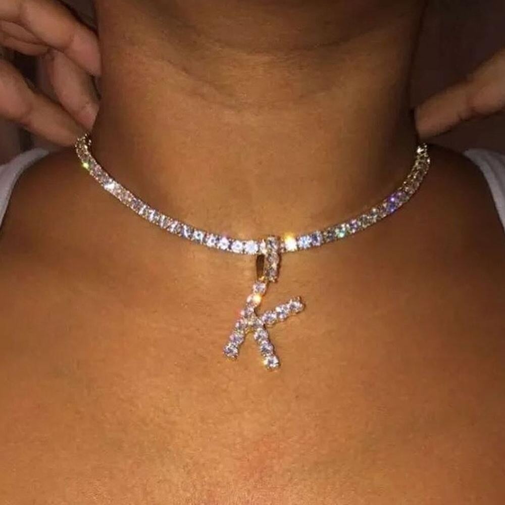 Colar com Iniciais Cravejado com Zircônia Folheado a ouro 18k JSF24 - Colar com Iniciais Cravejado com Zircônia Folheado a ouro 18k Casa Tech K 
